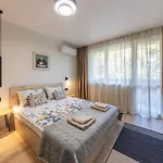 Relax And Апартаменти